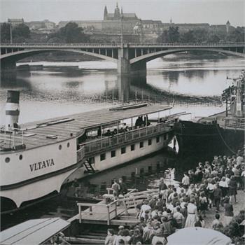Nová známka s motivem parníku Vltava