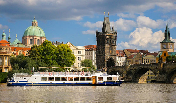 One-hour River Cruise